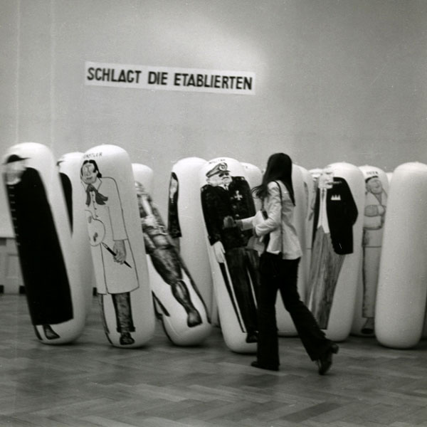 Grupo de Investigaciones de Artes Visuales, Frappez les gradés, 1971